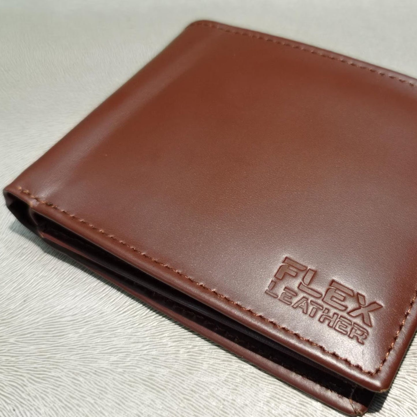 Men’s Genuine Leather Wallet | Stylish Bifold Purse With Clasp – Compact & Secure