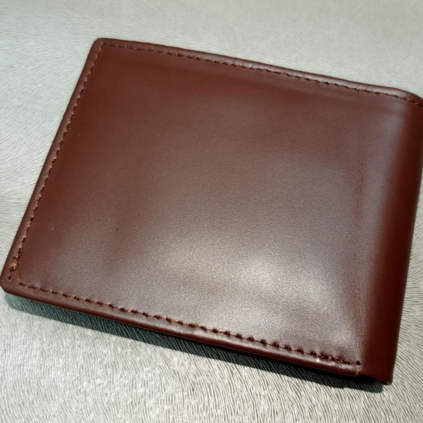 Men’s Genuine Leather Wallet | Stylish Bifold Purse With Clasp – Compact & Secure